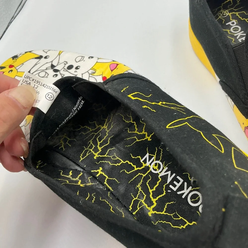 Pokemon Pikachu 25‎ Slip On Shoes Men's Size 12 Nintendo Yellow Black